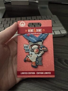 RunDisney Wine & Dine 2024 Marathon Muppets Swedish Chef 5k Medal LE 3600 Pin